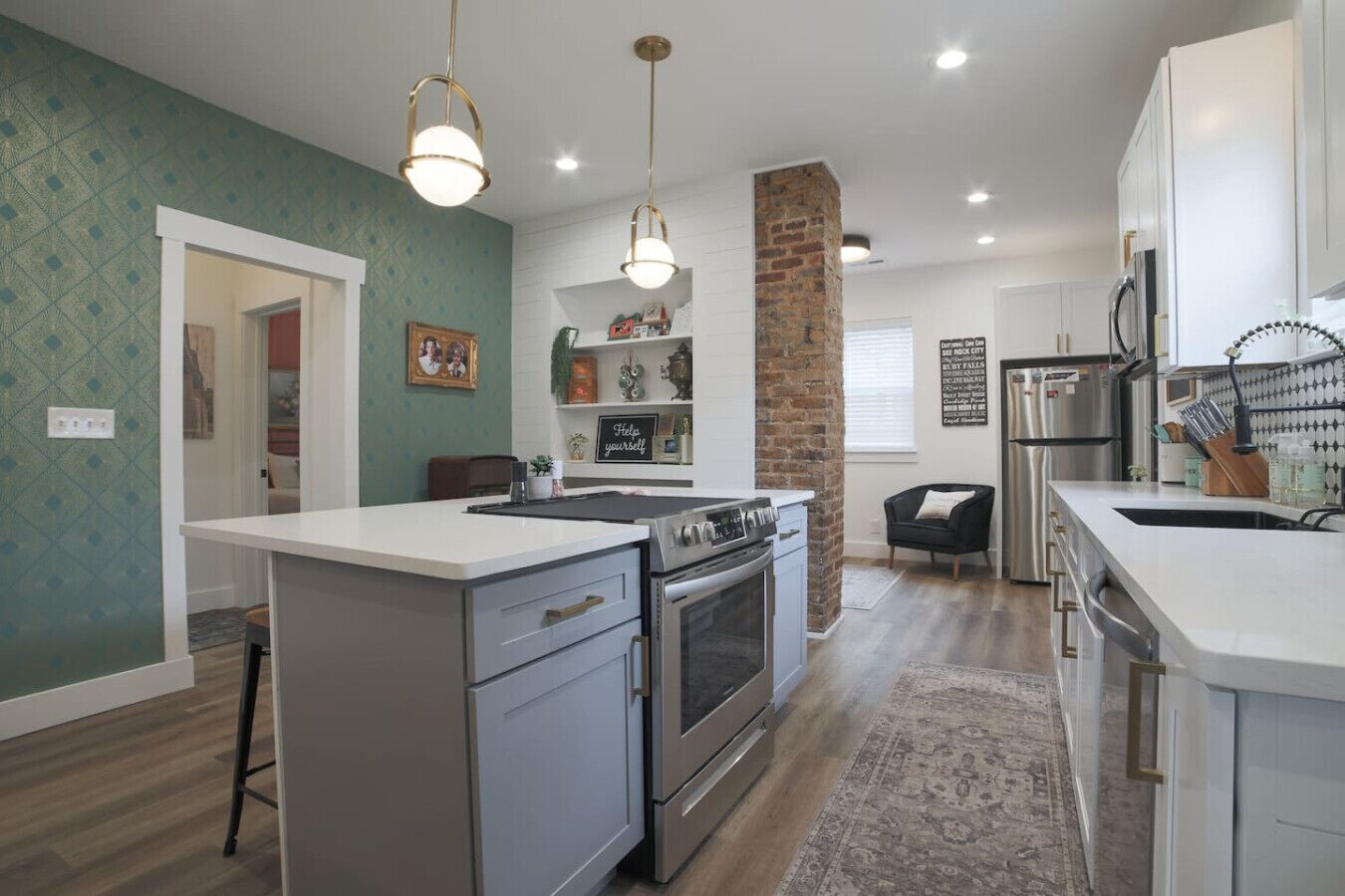 Frigorífic, microones, forn i placa de cuina 