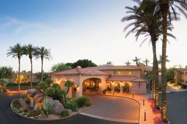 Exterior - Sheraton Desert Oasis (1-Bedroom) (Scottsdale)