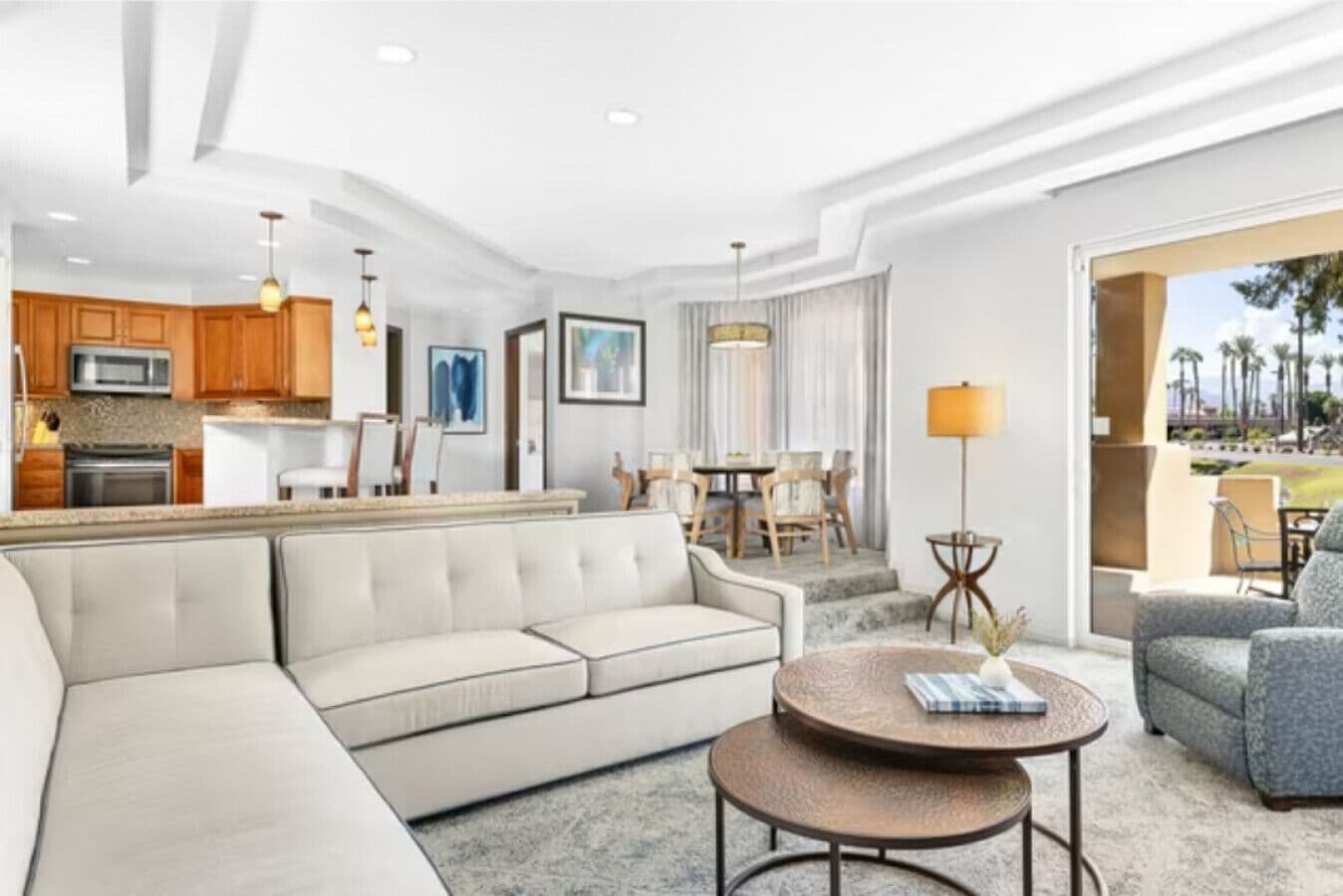 Smart-TV, Kamin, Videospiele, DVD-Player