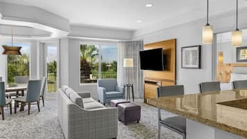 Smart TV, chimenea, videojuegos y reproductor de DVD