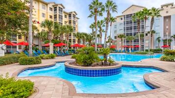 Lämmitetty uima-allas