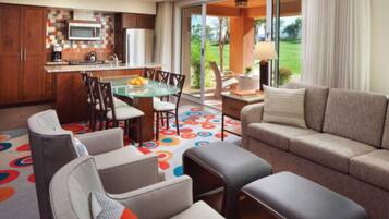 TV connectée, cheminée, jeux vidéo, lecteur de DVD