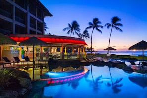 A heated pool - Sheraton Kaua‘i Resort Villas (2BR) (Koloa)