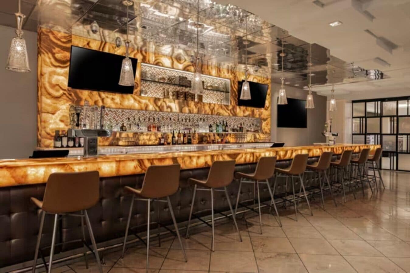 Bar (in der Unterkunft)