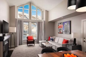 Smart-TV, Kamin, Videospiele, DVD-Player