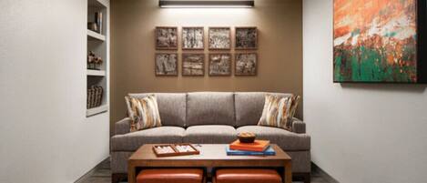 Smart TV, chimenea, videojuegos, reproductor de DVD