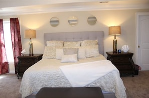 4 habitaciones, tabla de planchar con plancha y cuna de viaje