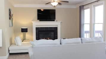 Smart TV, fireplace