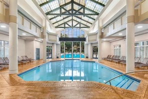 حمّام سباحة مُدفَّأ