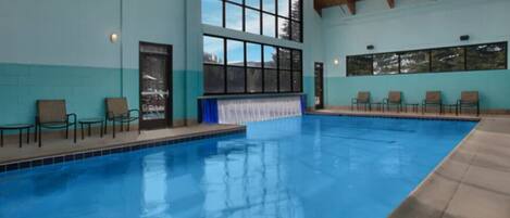 Sisäuima-allas, lämmitetty uima-allas