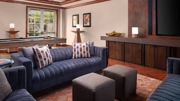 Smart TV, fireplace, video games, DVD player