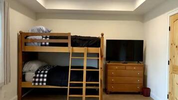 2 habitaciones, tabla de planchar con plancha y wifi gratis