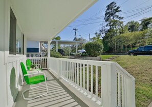 Property grounds - Corner Lot Charmer | Prime North Chatt (right unit) (Chattanooga)