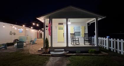 Cozy Historic Cottage | Walk to Northshore
