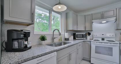 Live Like a Local | North Chattanooga Stay (left unit)