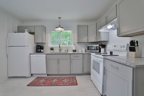 Live Like a Local | North Chattanooga Stay (left unit)