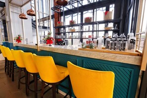 Bar (on property) - Patra Malioboro (Gedong Tengen)