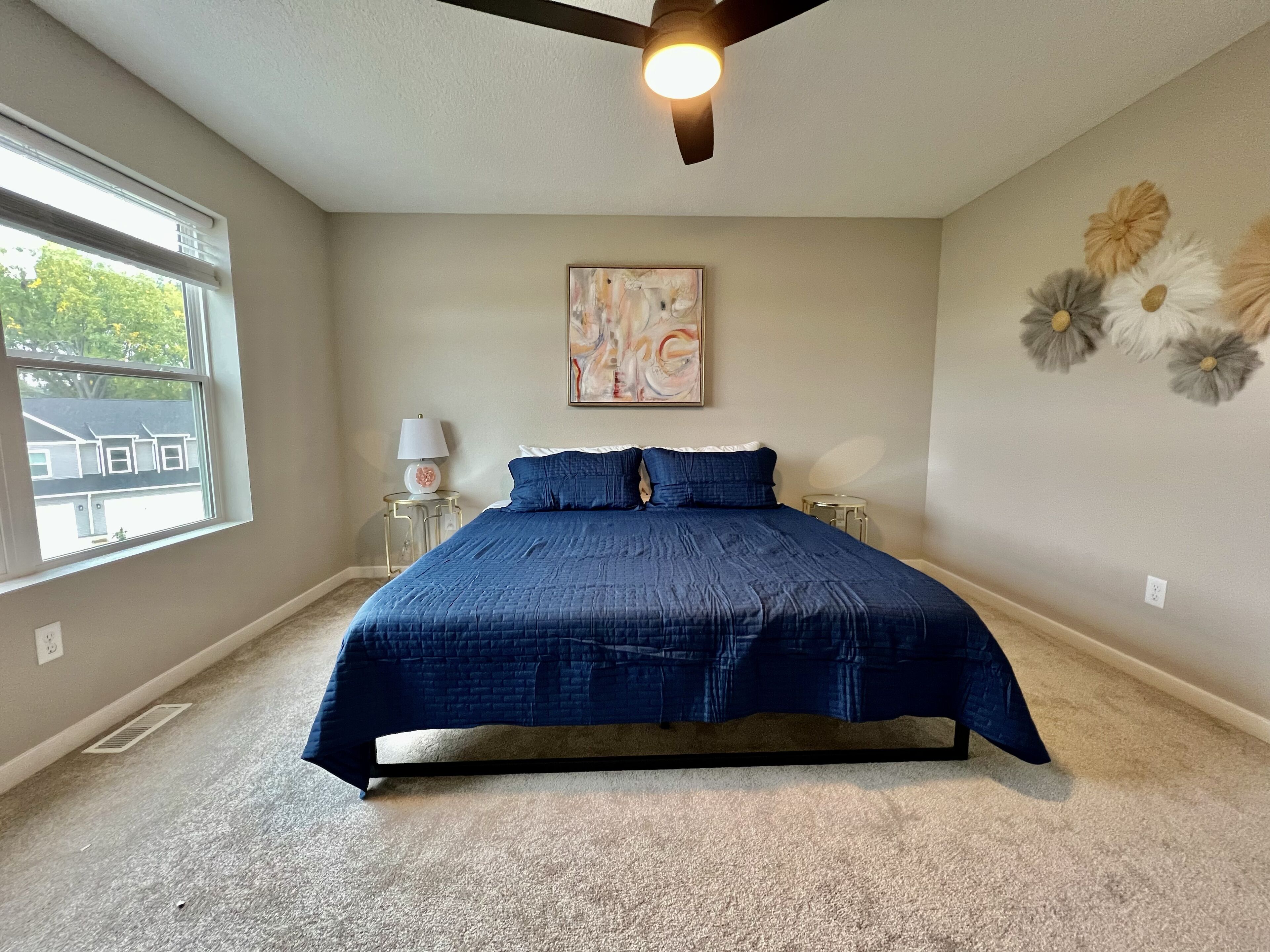 3 多间卧室、办公桌、熨斗/熨衣板、旅行婴儿床