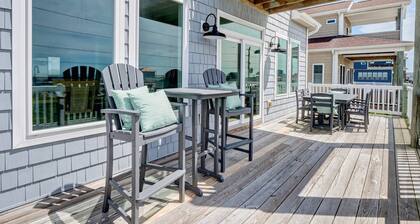 *New Listing* Stunning home w/ private pool, views, & elevator!
