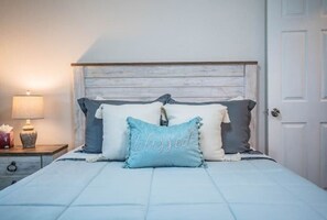 3 bedrooms, desk, iron/ironing board, free WiFi