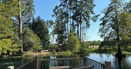 2 bed 2 bath Modern Farmhouse in Old Town Spring