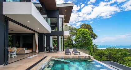 Sunset view, walk 2 beach! Exc wifi steam bathtub