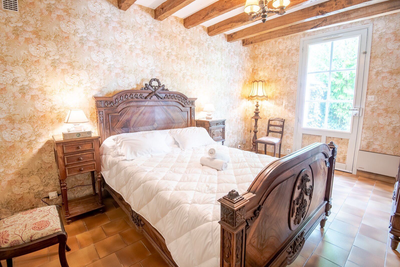 3 bedrooms, desk, iron/ironing board, internet