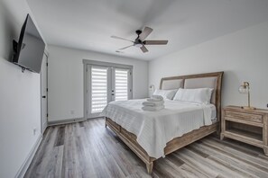 3 bedrooms, desk, iron/ironing board, WiFi