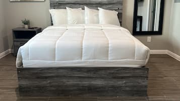 Desk, iron/ironing board, WiFi, bed sheets