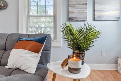 BOHO BUNGALOW - STEPS FROM HISTORIC DOWNTOWN APEX<br>