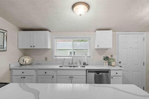 Fridge, microwave, oven, stovetop - Beach Bungalow - 1 Block to Beach - Pets Welcome<br> (Norfolk)