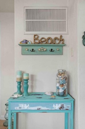 Interior - Beach Bungalow - 1 Block to Beach - Pets Welcome<br> (Norfolk)