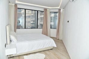 3 bedrooms, in-room safe, desk, iron/ironing board