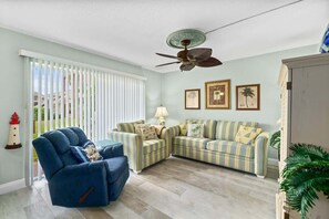 TV - Oceanfront Complex | Heated Pool/Tennis | 1st FL (Cocoa Beach)