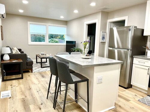 5 min to DWTN, BART & Park| Private Deck w/ View