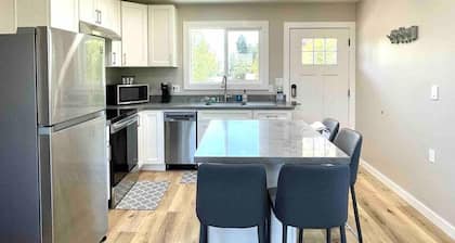 5 min to DWTN, BART & Park| Private Deck w/ View