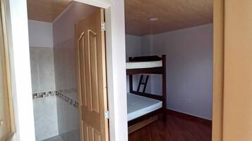6 bedrooms, WiFi, bed sheets