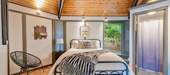 Walk to Bedford Springs from the "Round House" with an Amazing golf course view!