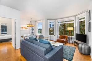 Living area - The Corner Nest at Belltown (Seattle)