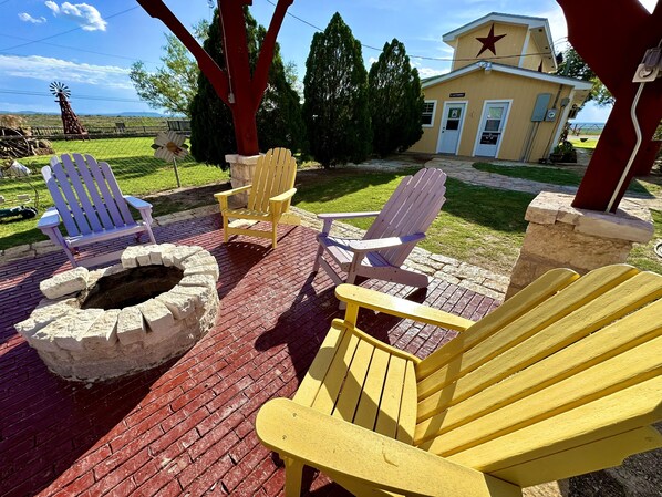 Terrace/patio - The Napoleon (Fort Stockton)