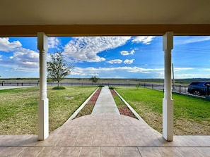 Property grounds - The Napoleon (Fort Stockton)