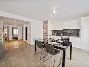 Fridge, microwave, oven, dishwasher