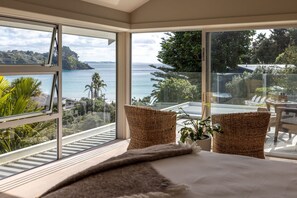 4 bedrooms, iron/ironing board, WiFi