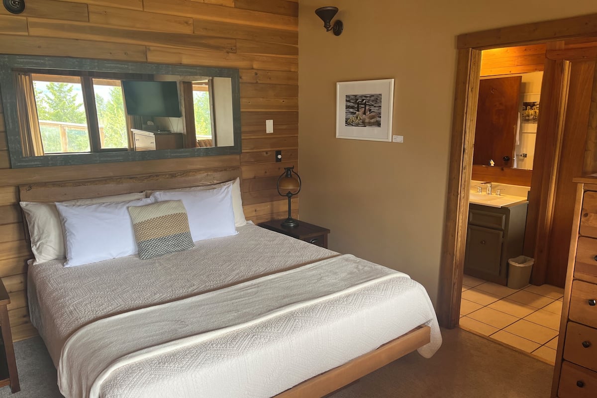 Decoración individual, mobiliario individual, wifi gratis y ropa de cama