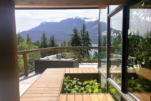 Kamar Deluks, 1 Tempat Tidur King, pemandangan gunung | Teras/patio