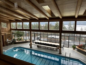 Deluxe-huone, 1 suuri parisänky, kylpyhuone makuuhuoneen yhteydessä, osittainen järvinäköala | Yksilöllisesti sisustettu, yksilöllisesti kalustettu, ilmainen Wi-Fi