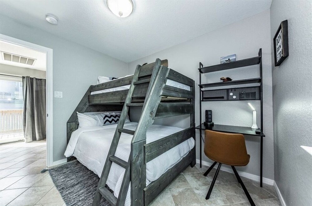 Chic Kemah Retreat Pet Friendly! Clear Lake Shores Vrbo