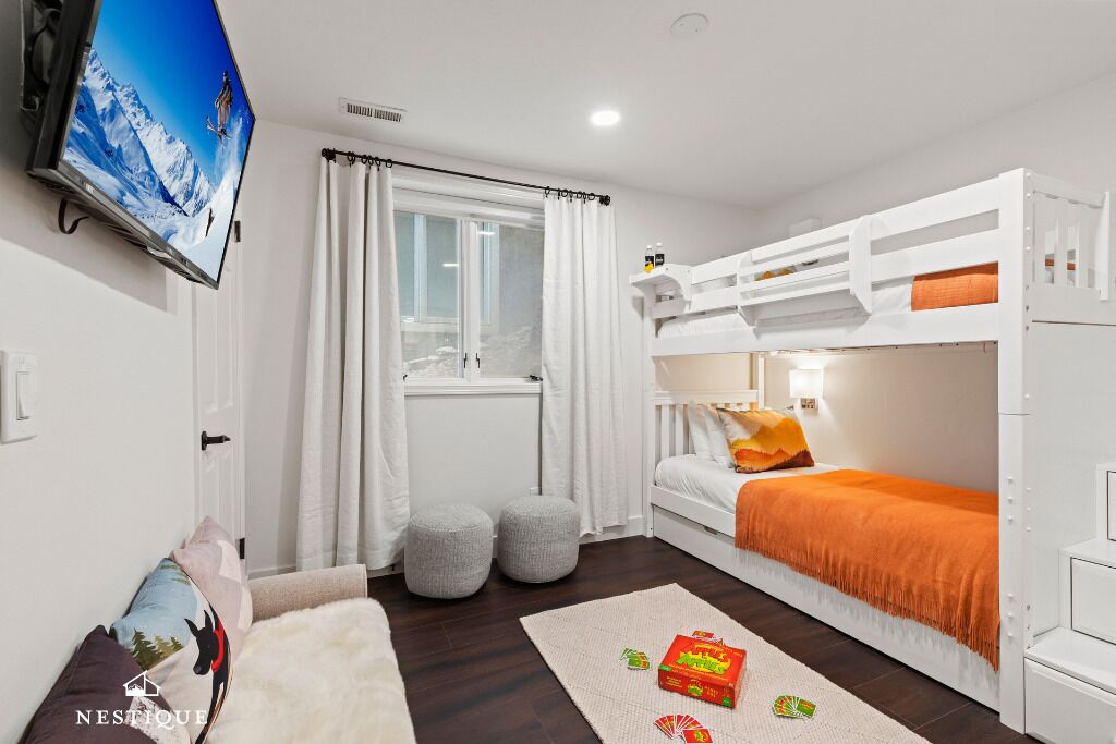 3 chambres, fer et planche à repasser, Wi-Fi, draps fournis