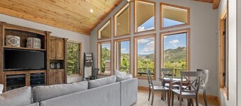 New to Market Private Weber River Access Stunning Family Retreat