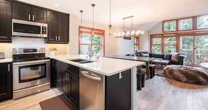 Close to Blackcomb | Hot tub | BBQ | Free parking